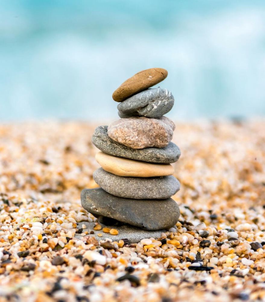 Piedras apiladas en equilibrio